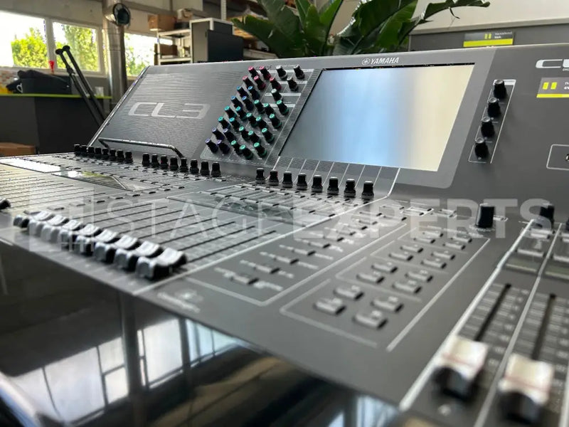 Yamaha CL3 Digital Mixing Console with Dante, Case & Lights