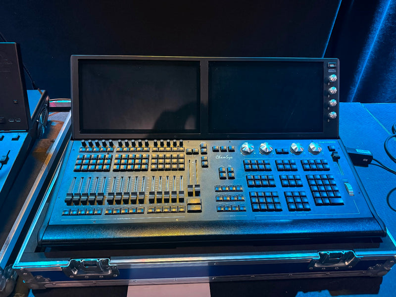 ChamSys MQ500 Stadium Lighting Console with Flight Case – Demo