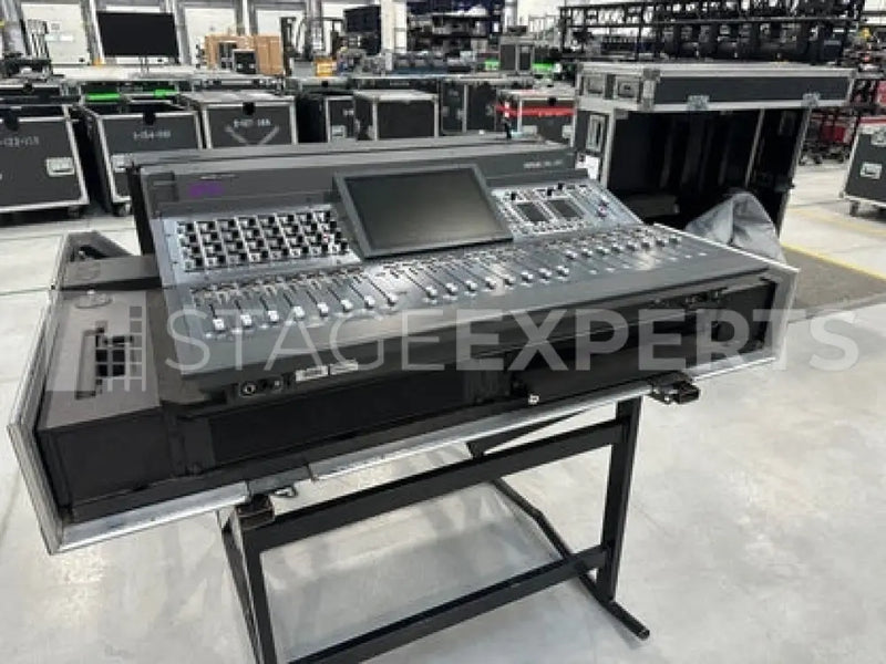 Avid VENUE S6L‑24C + E6L‑144 Stage 64 Live System FOH