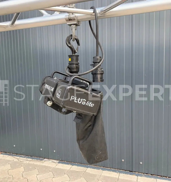 Movecat D8+ 160 kg Hoist with 18 m Chain and Half Flight Case