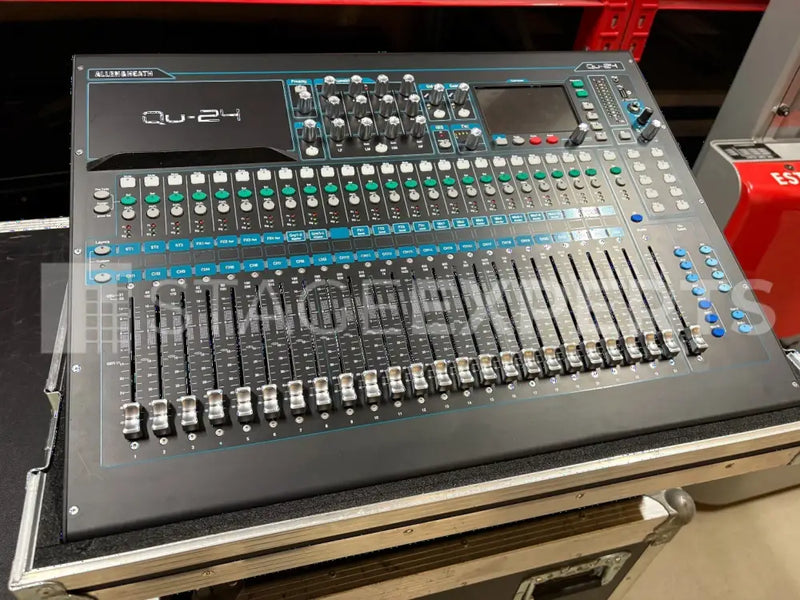 Allen & Heath QU-24 Digital Mixer with Flight Case | 24ch