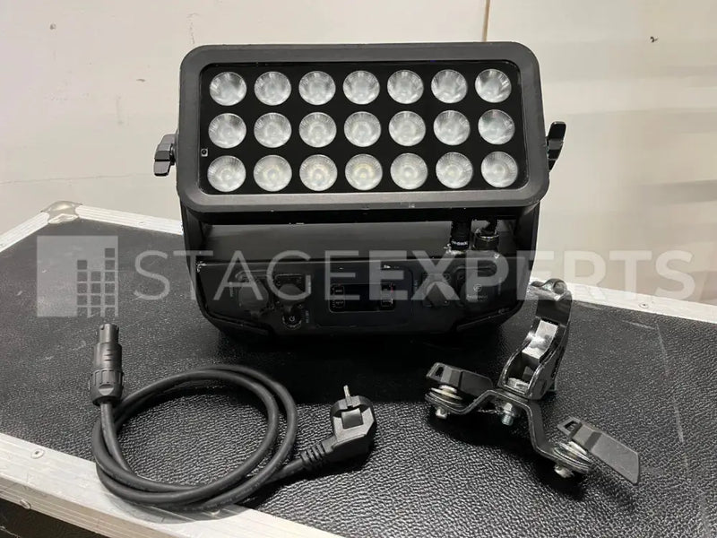 Cameo B200 Battery Floodlights – Set of 6 with Flight Case