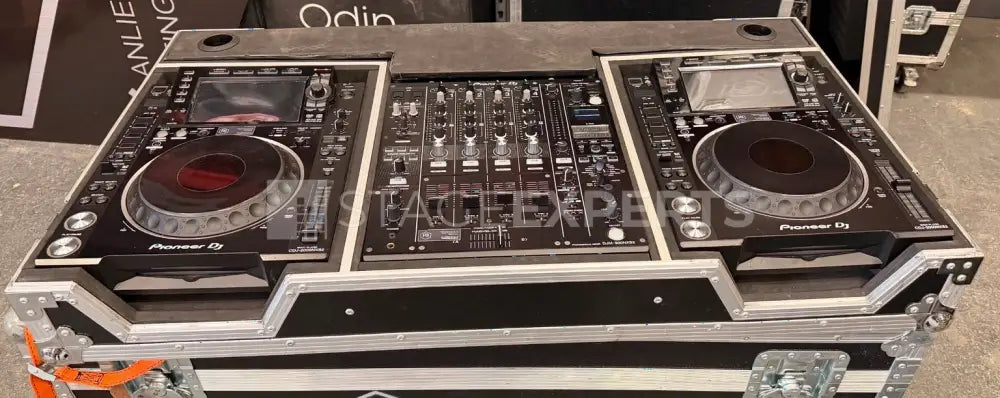 Pioneer DJ CDJ-2000NXS2 x2 + DJM-900NXS2 Set with Case