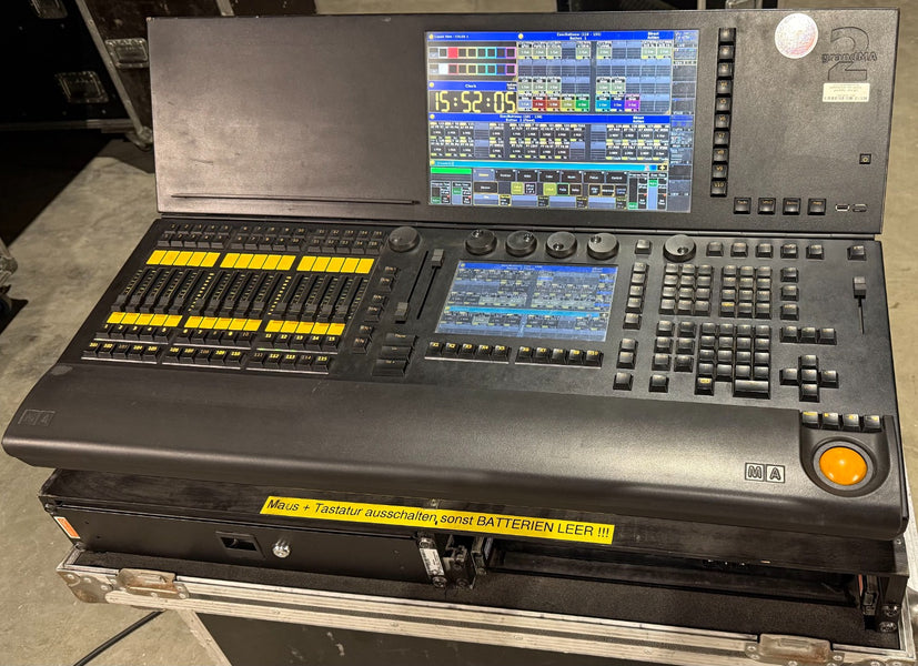 MA Lighting grandMA2 ultra-light console + Amptown case