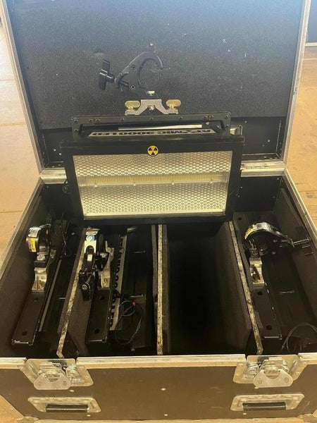 Martin Atomic 3000 LED – 4x Set with Clamps & Cables