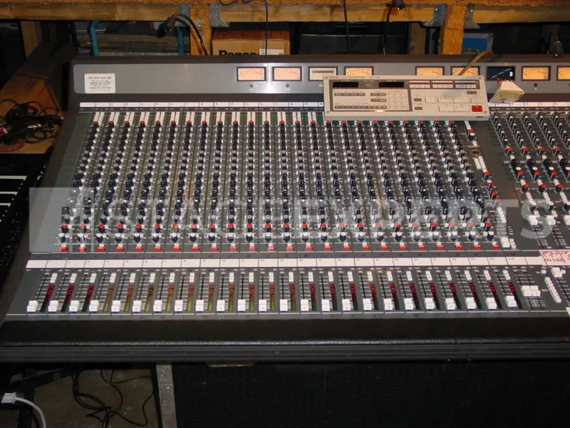 Soundtracs SPA 4000 Analogue Mixer – 40-Channel Console