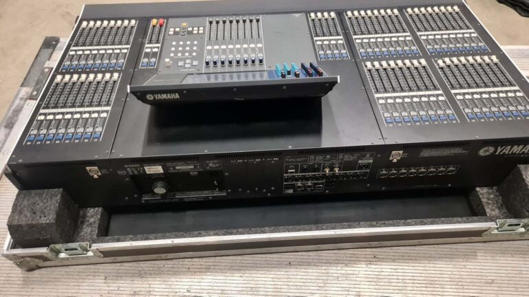 Yamaha M7CL48-ES + 3x SB168-ES Stageboxes with Cases