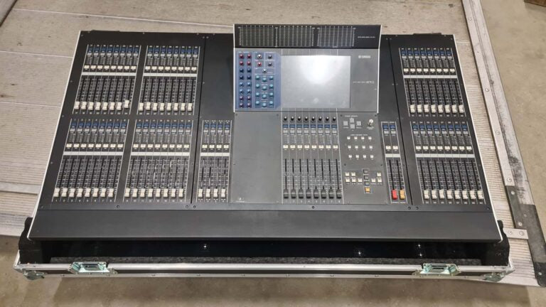 Yamaha M7CL48-ES + 3x SB168-ES Stageboxes with Cases