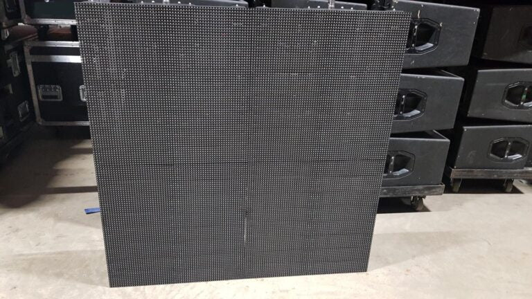 ROE Magic Cube MC9H LED Package – 575 Panels, 24 Dollies