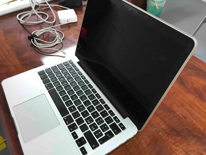 Apple MacBook Pro Retina 13-inch – i5, 8GB, 256GB SSD