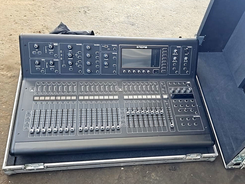 Midas M32 Digital Mixing Desk – with Case & Soft Cover