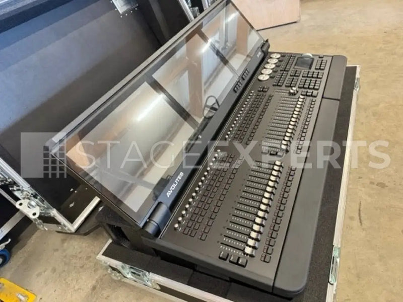 Avolites D7 330 Lighting Console – with Case and Cable