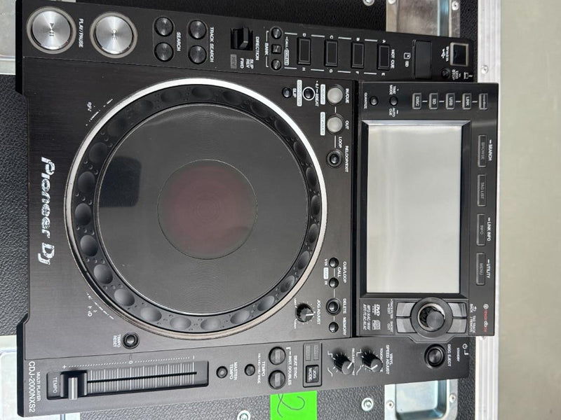 Pioneer CDJ-2000NXS2 Professional Media Player with Case