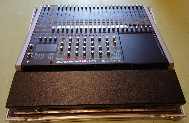 Soundcraft Si Performer 2 Mixer Bundle | Stagebox & Card