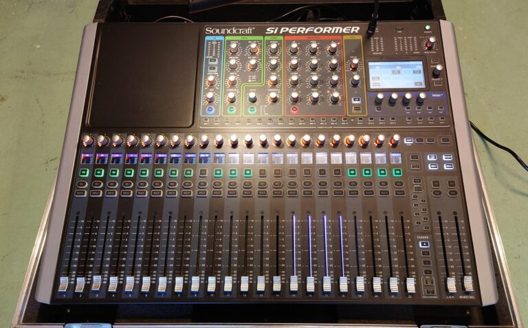 Soundcraft Si Performer 2 Mixer Bundle | Stagebox & Card
