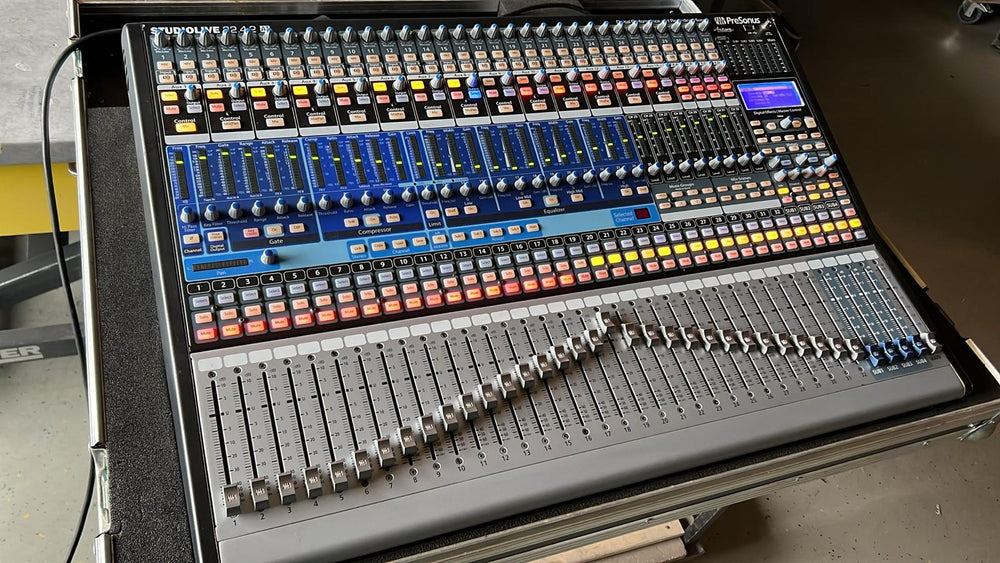 PreSonus StudioLive 32.4.2 AI digital mixer + flight case