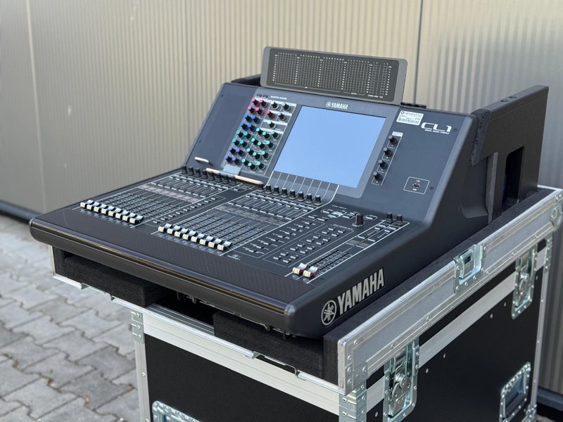 Yamaha CL1 Digital Mixing Console with Case & Meter Bridge
