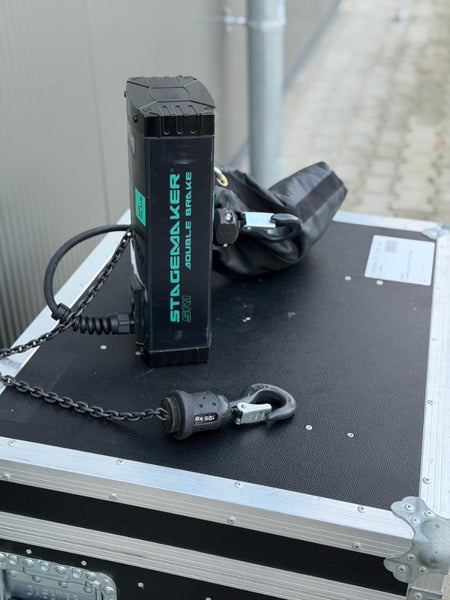 Stagemaker D8+ 125 kg Hoist with 24 m Chain and 1/4 Case