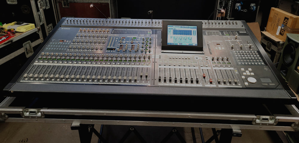 Yamaha PM5D Digital Mixing Console – Touring‑Grade Desk