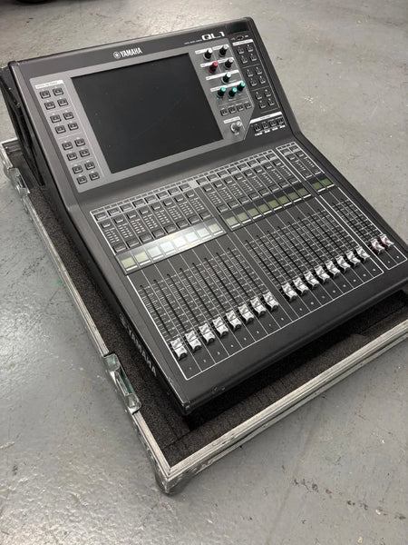 Yamaha QL1 Digital Mixer with Dante & Flight Case – Compact Pro