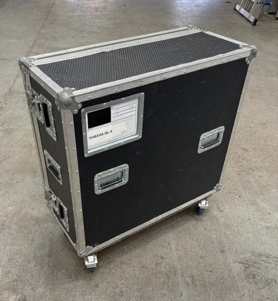 Yamaha QL5 Digital Mixer with Flightcase | Stage Experts