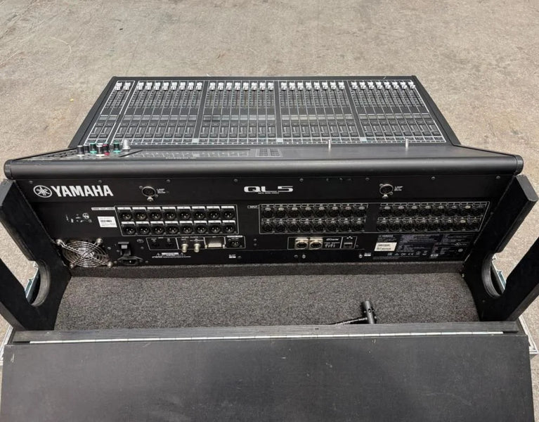 Yamaha QL5 Digital Mixer with Flightcase | Stage Experts
