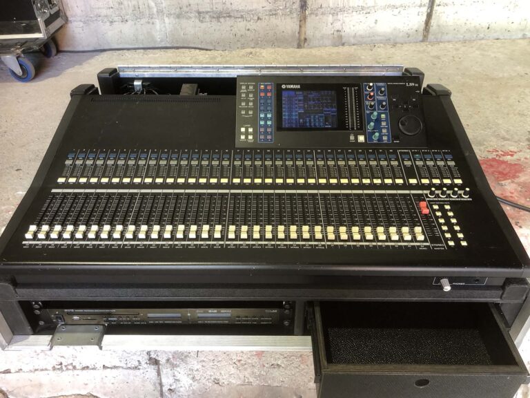 Yamaha LS9-32 Digital Mixer Bundle with Case & Accessories