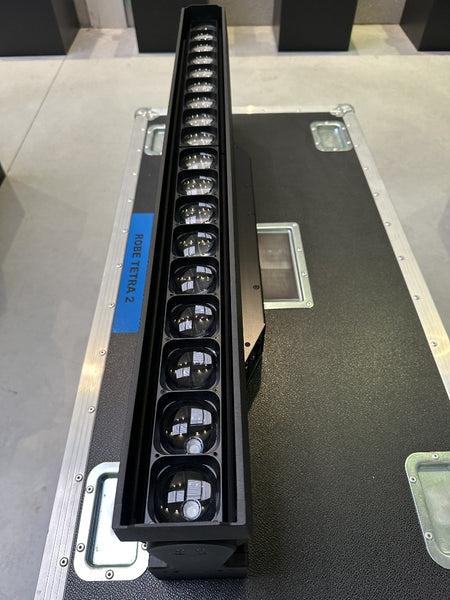 Robe Tetra 2 – 18x LED battens supplied with flight cases