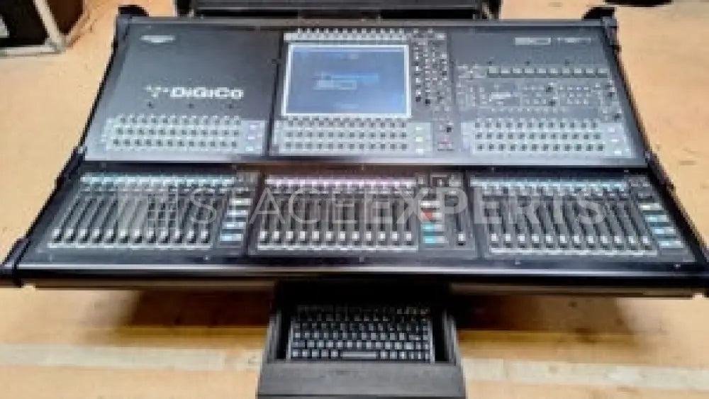 DiGiCo SD10 Digital Mixing Console Core 2 with Flight Case