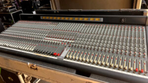 Crest X‑Eight 44:8 Analogue Console, 8‑Bus, 8 Aux Sends