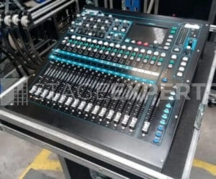 Allen & Heath QU-16 Chrome Digital Mixer | Stage Experts