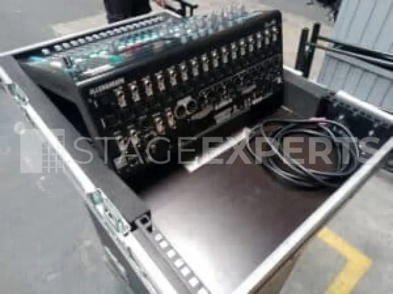Allen & Heath QU-16 Chrome Digital Mixer | Stage Experts