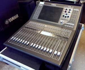 Yamaha QL1 Digital Mixing Console – Compact Pro Audio Mixer