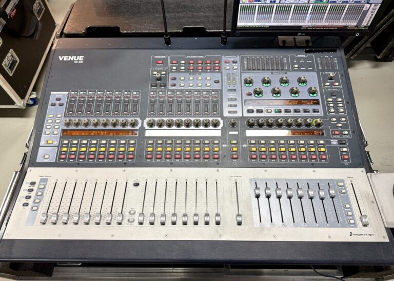 Avid SC48 Digital Mixing Console – Compact Live Sound Mixer