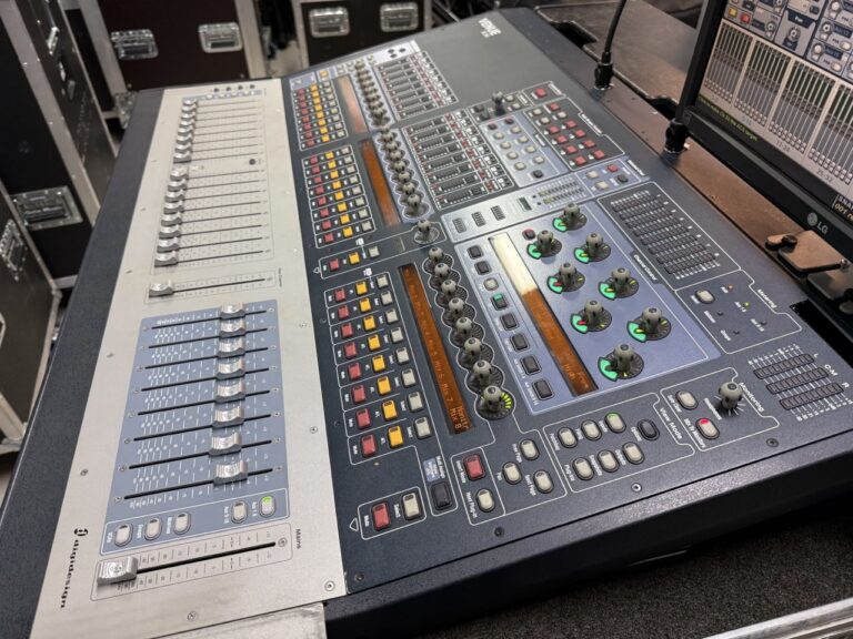 Avid SC48 Digital Mixing Console – Compact Live Sound Mixer