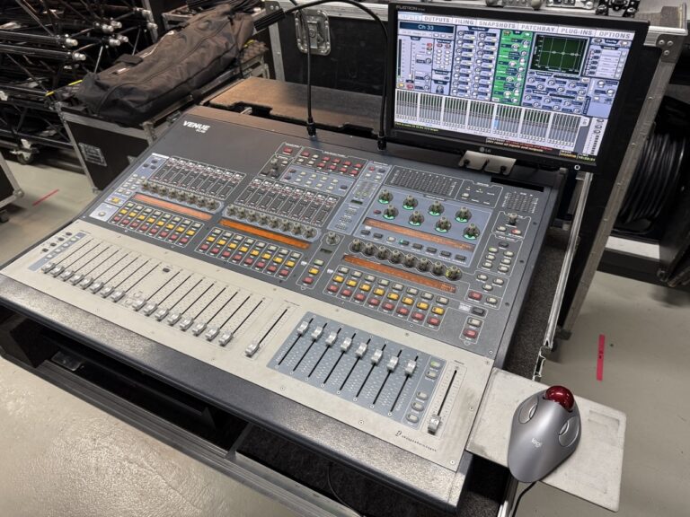 Avid SC48 Digital Mixing Console – Compact Live Sound Mixer