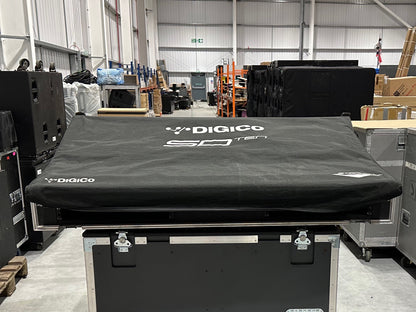 DiGiCo SD10 Digital Console with Waves – Used, Flightcase