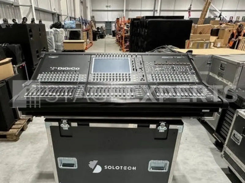 DiGiCo SD10 with Waves – Used Digital Console + Flightcase