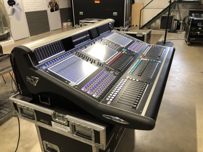 DiGiCo SD7B Digital Console 2010 – Dual Engine, Flight Case