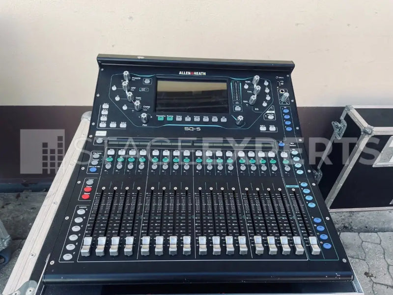 Allen & Heath SQ-5 Digital Mixer with Case – 96kHz DSP