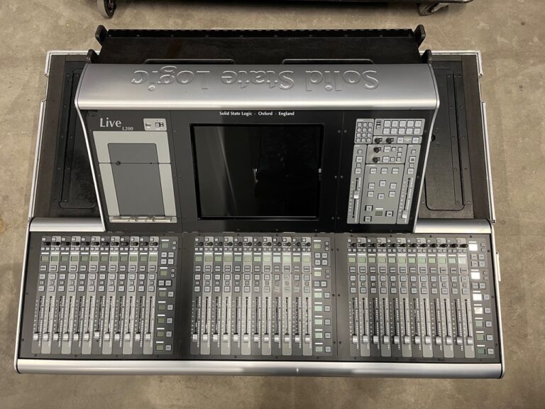 Solid State Logic L200 Plus Console + 2x SB32.24 Stageboxes