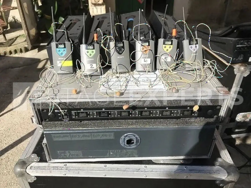 Sony WRR-801 Wireless System with WRT-867A/805 and Headsets