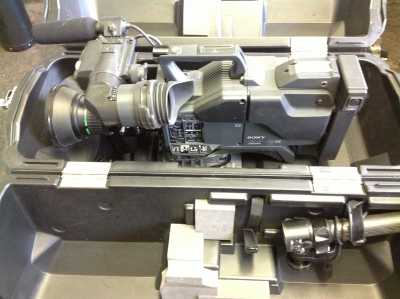 Sony DXC-D35 Camera with SRD-92B Zoom Lens and Case - Pro Kit