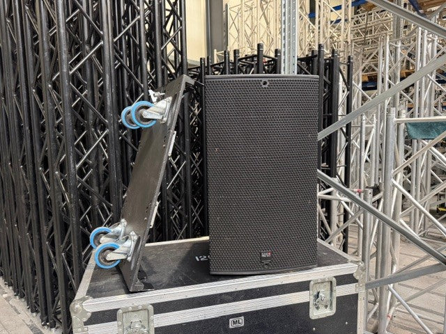 Kling & Freitag SPECTRA 212 N/XW speakers with covers