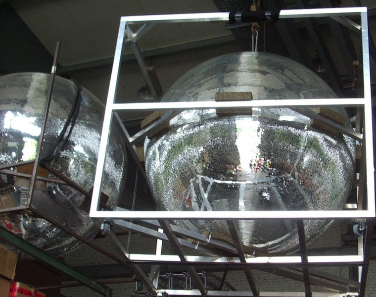 Mirror Ball Ø 2.00 m – Giant disco ball with transport dolly