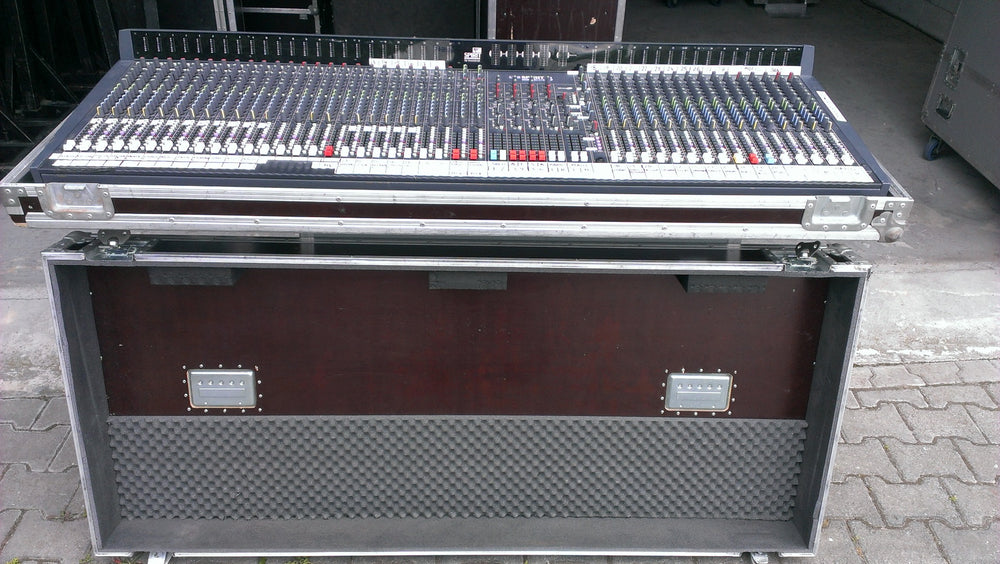 Soundcraft Spirit Live 8 40/8/2 Analogue Mixer with Case