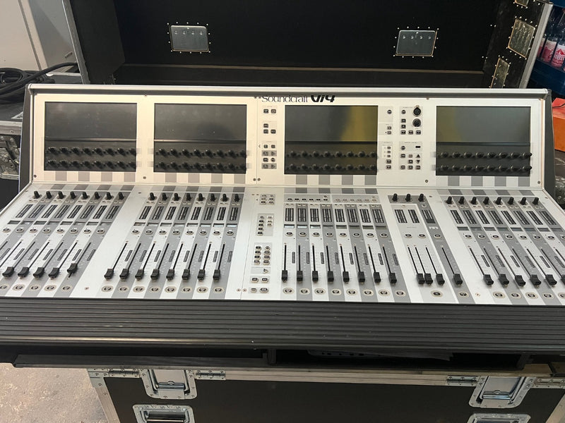 Soundcraft Vi400 with Local Rack & 64/32 Stagebox in Cases