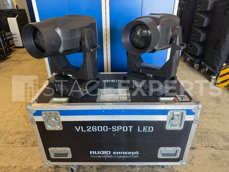 Vari-Lite VL2600 Spot Moving Light with Amptown Flight Case