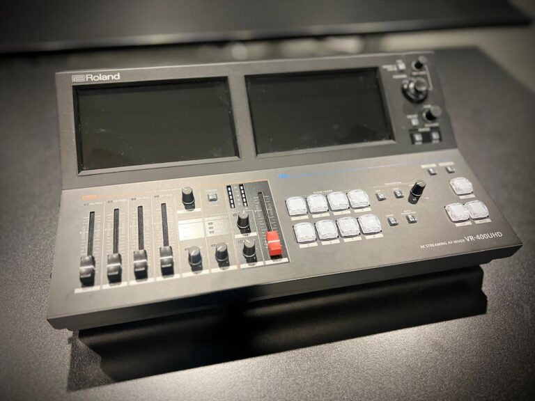 Roland VR-400UHD 4K AV Streaming Mixer with Dual Touch
