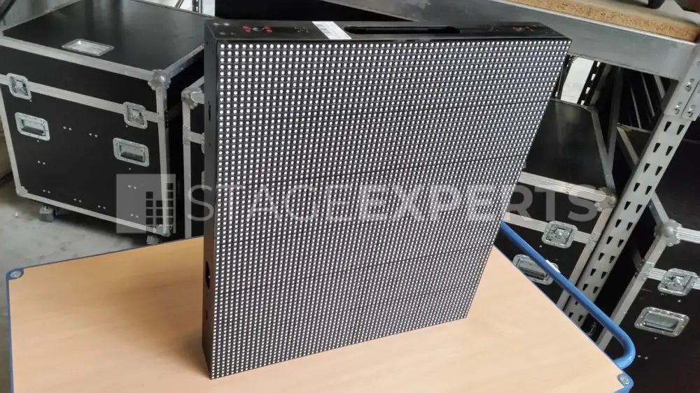 V:LED VSF10 3.7 m² Outdoor LED Wall Package (8 Modules)